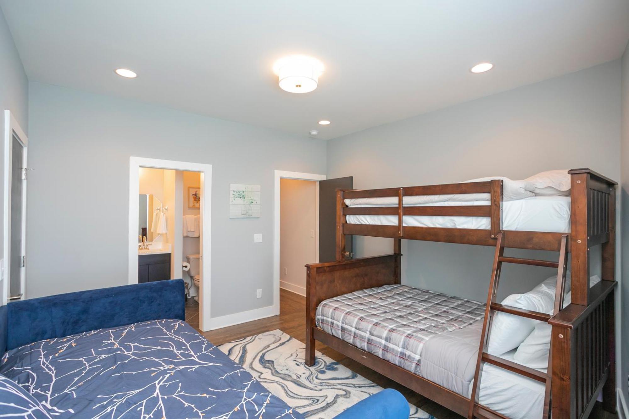 Luxury Townhome Skyline Views Mins To Dt Nashville Extérieur photo