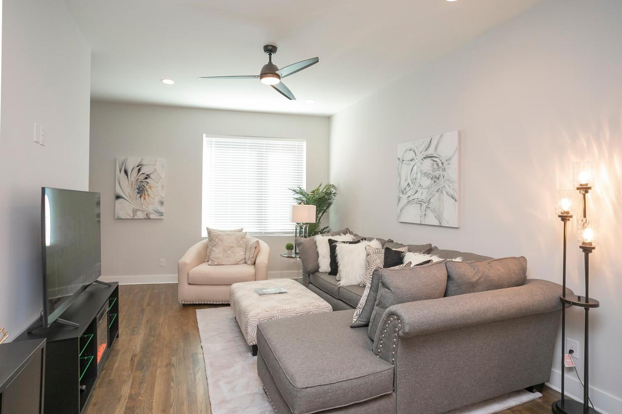 Luxury Townhome Skyline Views Mins To Dt Nashville Extérieur photo