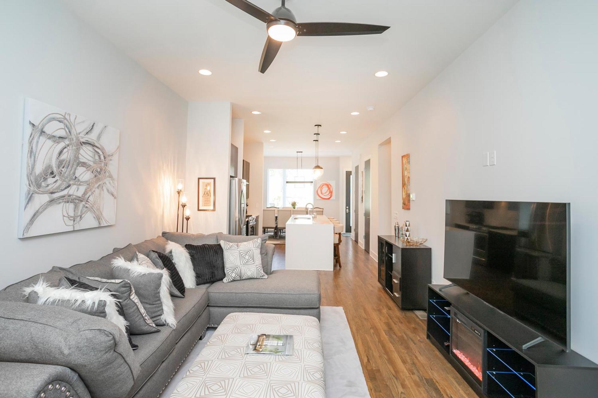 Luxury Townhome Skyline Views Mins To Dt Nashville Extérieur photo