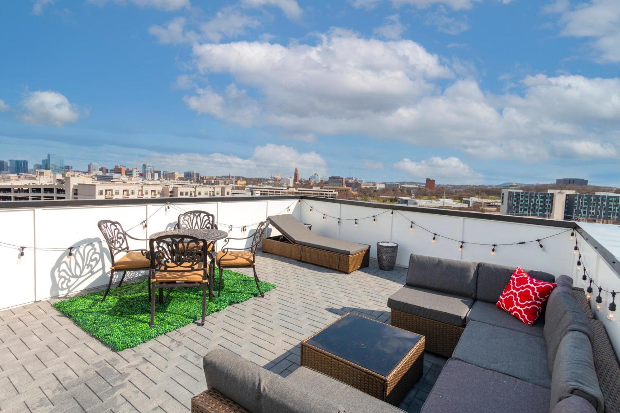 Luxury Townhome Skyline Views Mins To Dt Nashville Extérieur photo